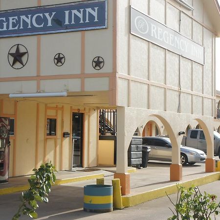 Taylor Regency Inn מראה חיצוני תמונה