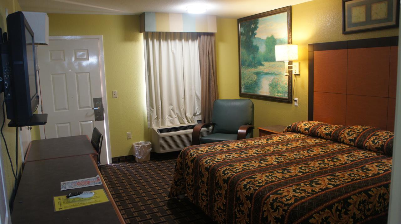 Taylor Regency Inn מראה חיצוני תמונה