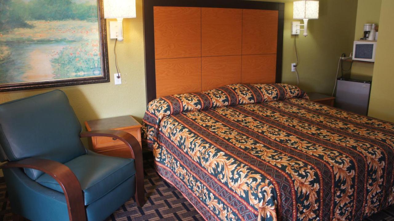 Taylor Regency Inn מראה חיצוני תמונה
